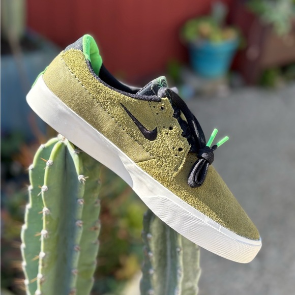 Nike SB Shane O’Neill Suede Sneakers - Picture 3 of 12